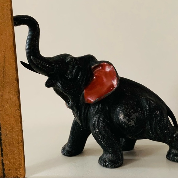 Metal elephant figurine - Picture 3 of 8